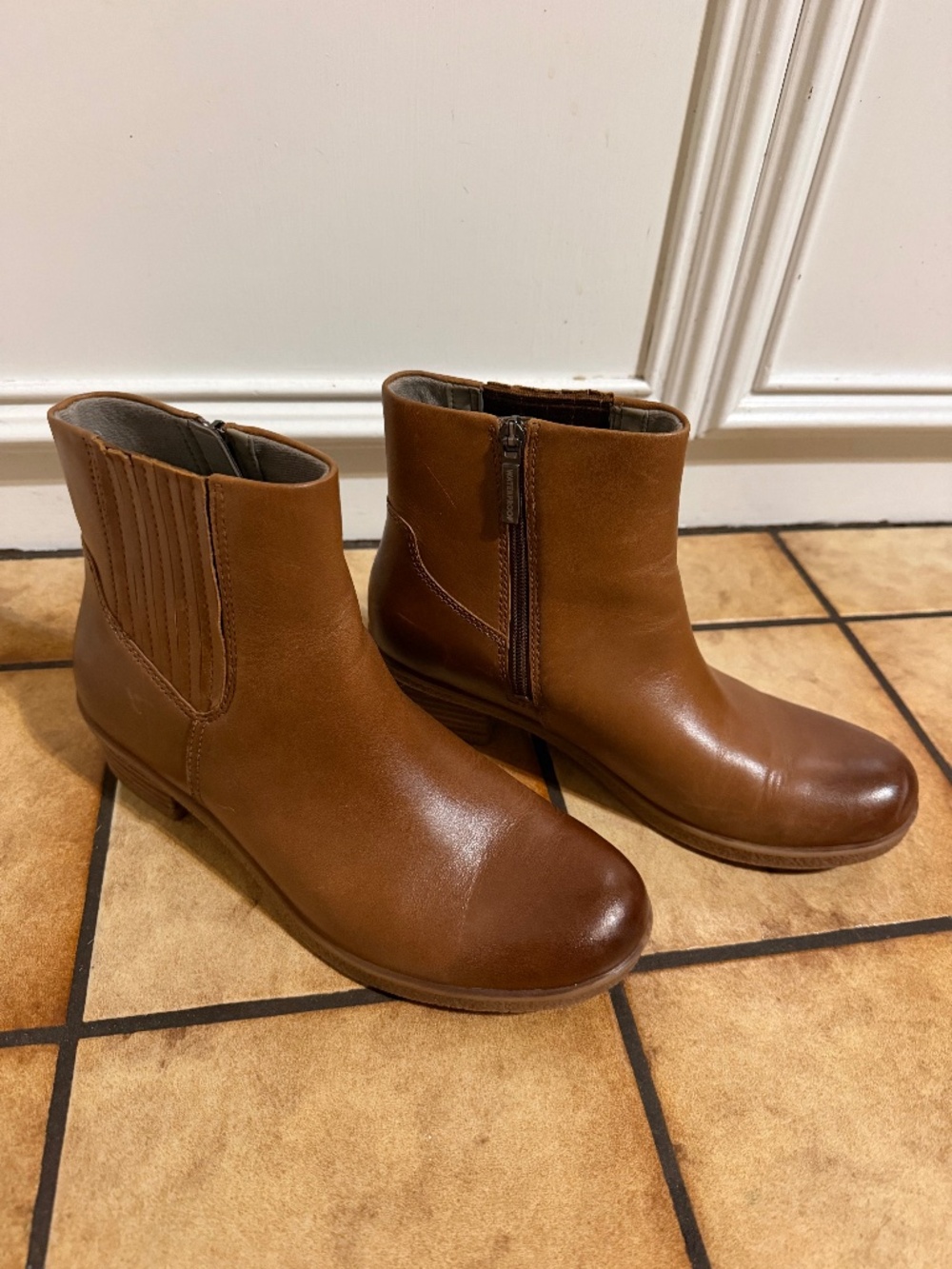 Dansko Waterproof Leather Ankle Boots — Cognac Brown 39